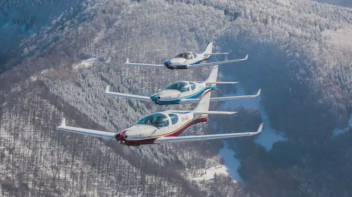 Aerospool aircraft Dynamic WT9 and Advantic WT10 in action.